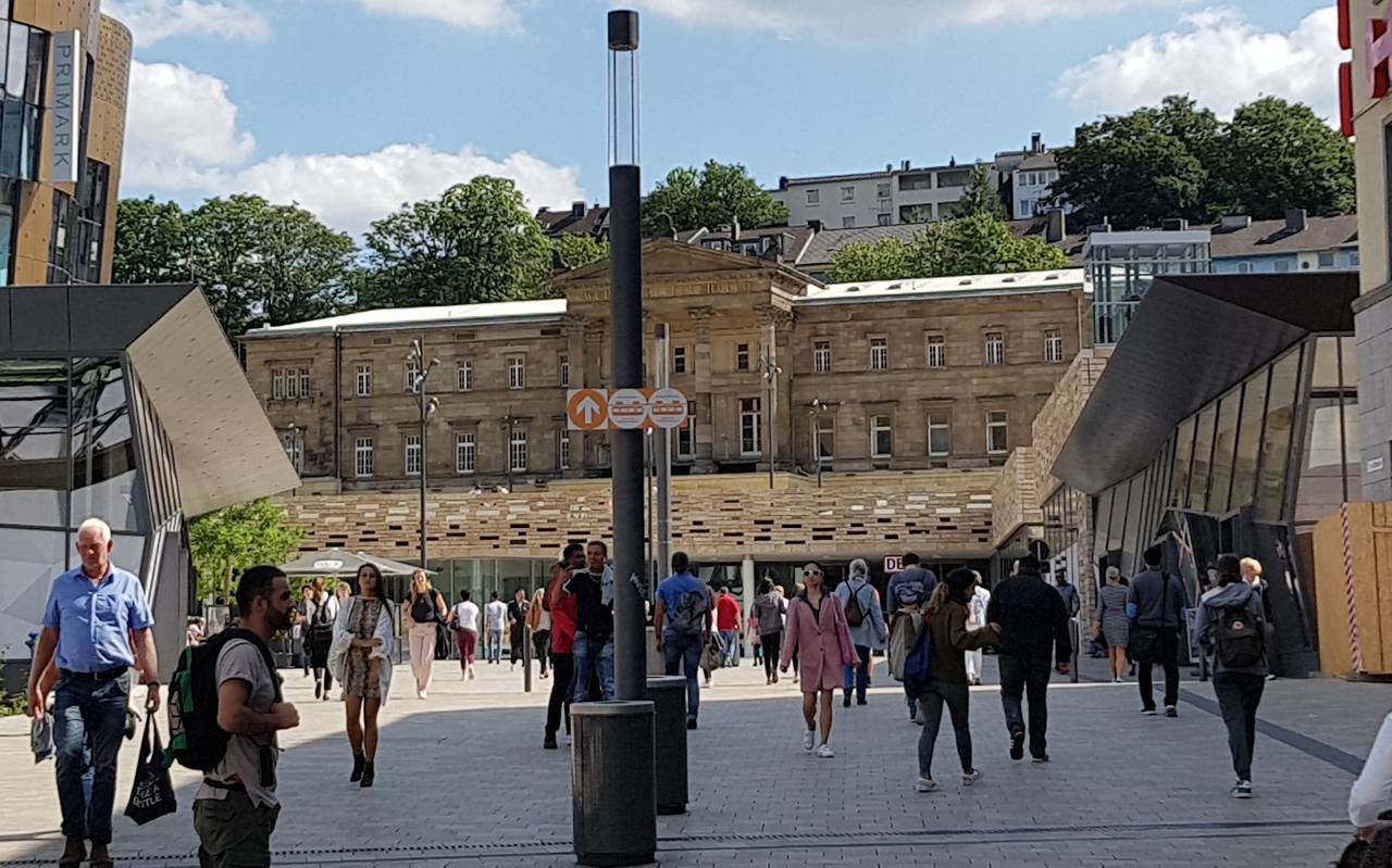 Döppersberg Elberfeld Elberfelder City Fußgängerzone Innenstadt Geschäftsbrücke