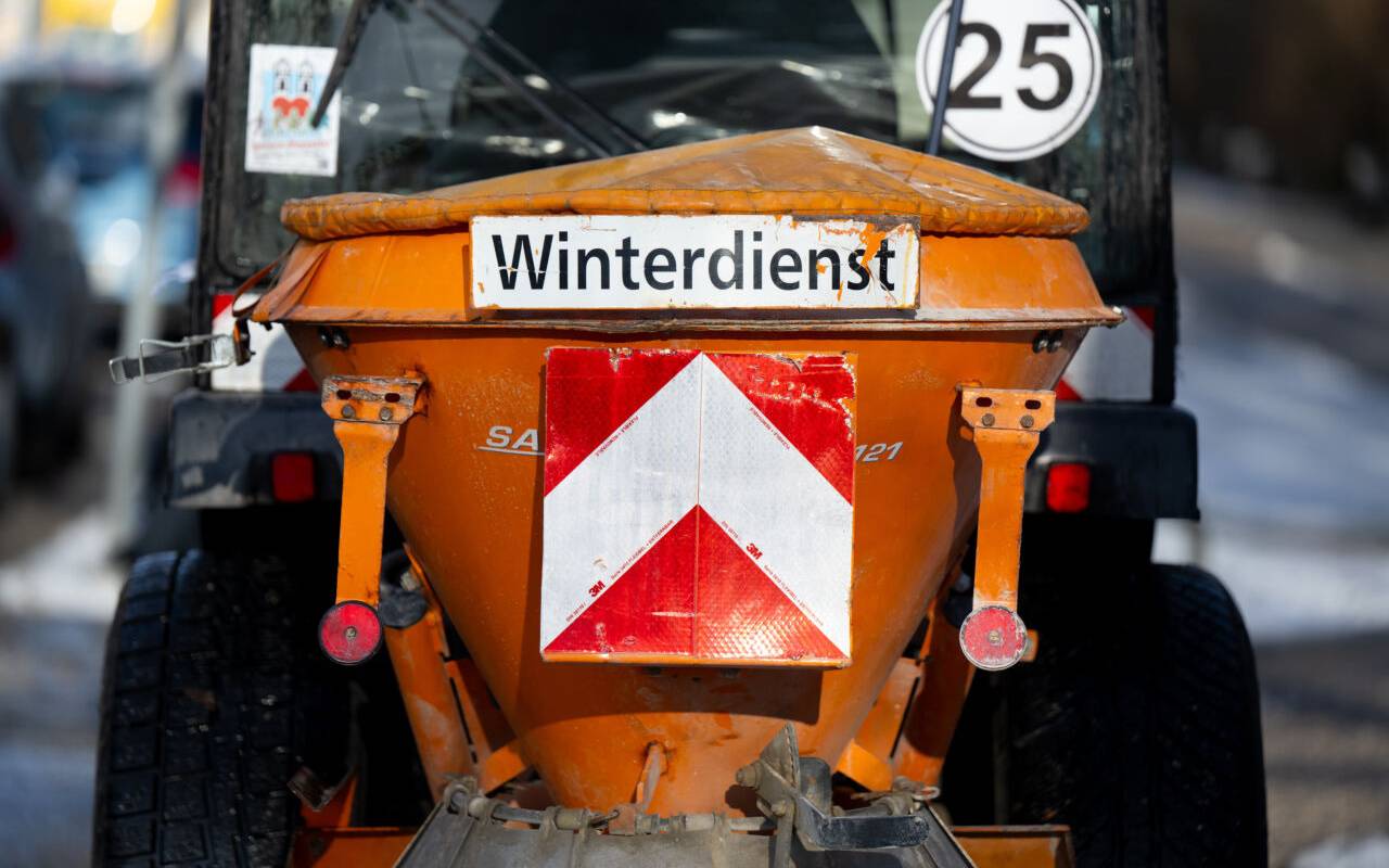 Schneeräumfahrzeug vom Winterdienst