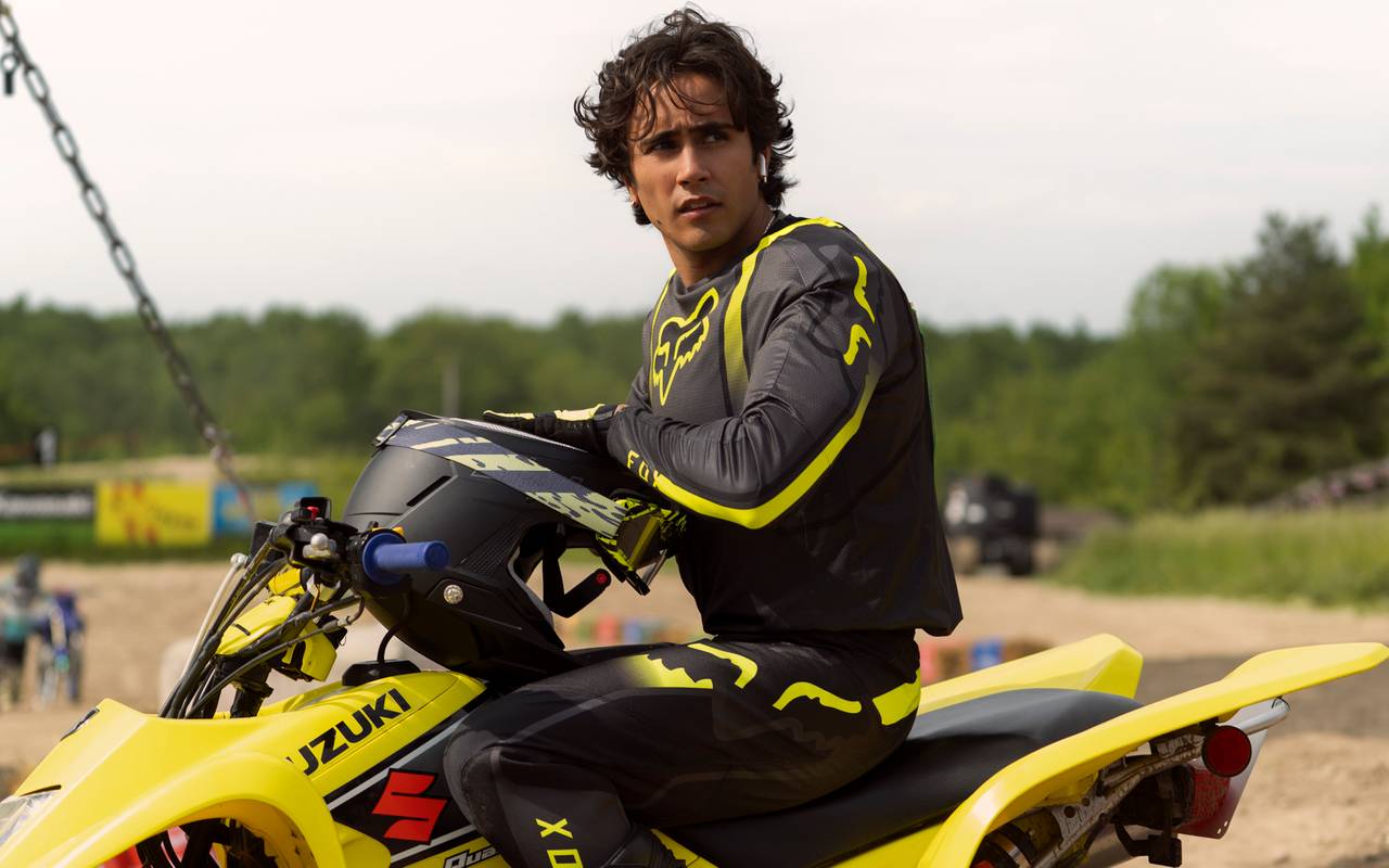 Zac auf dem Motorrad.