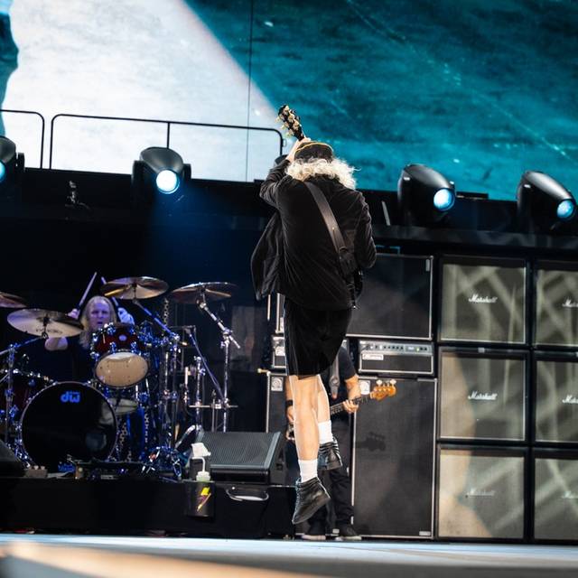 AC/DC Live in Düsseldorf 08.07.2025 Merkur Spielarena Angus Young
