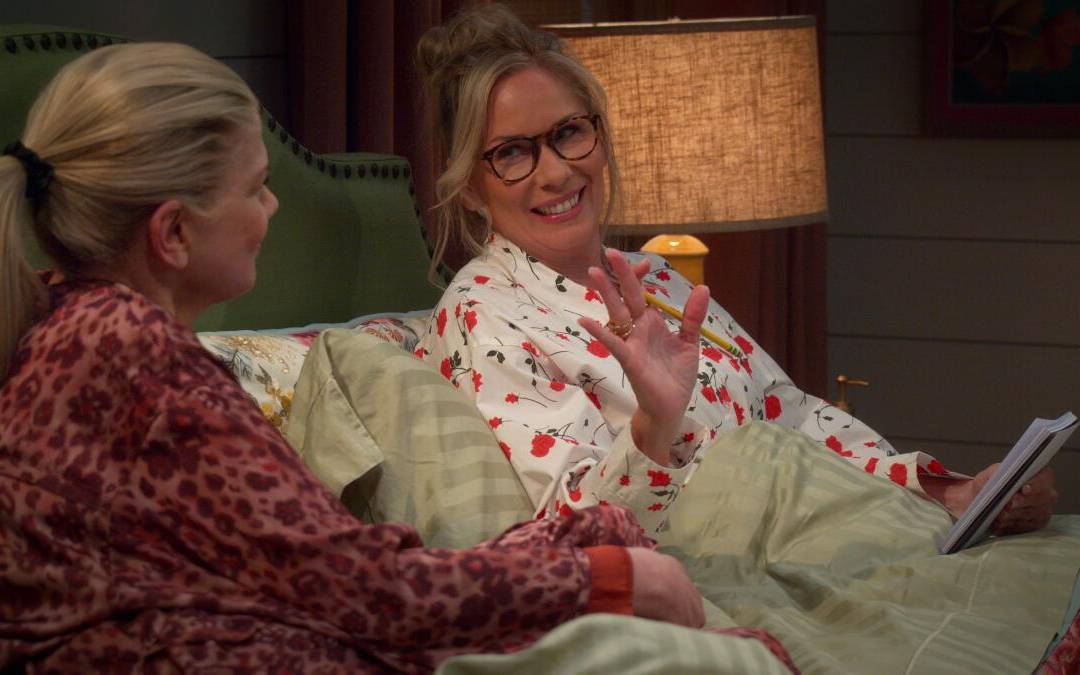 Leanne und ihre beste Freundin im Bett.