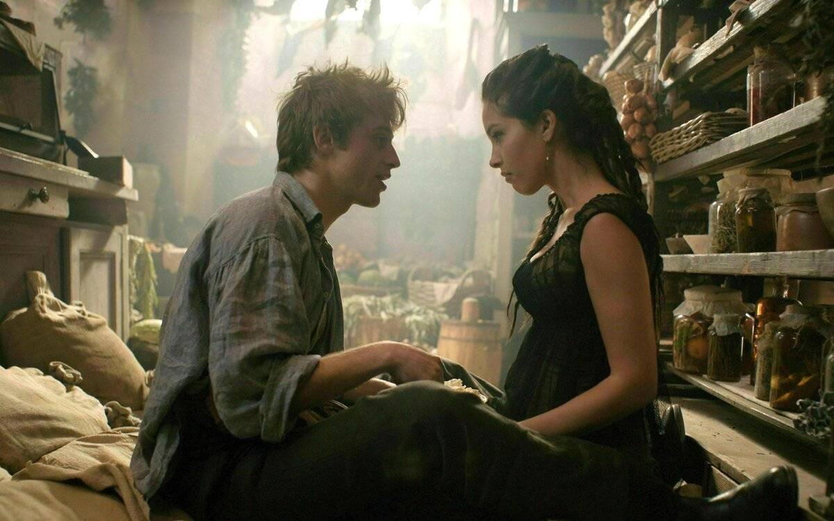 Antonin spielt ein gefährliches Spiel... an allen Orten.