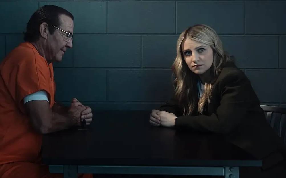 Melissa und ihr Vater im Gefängnis.