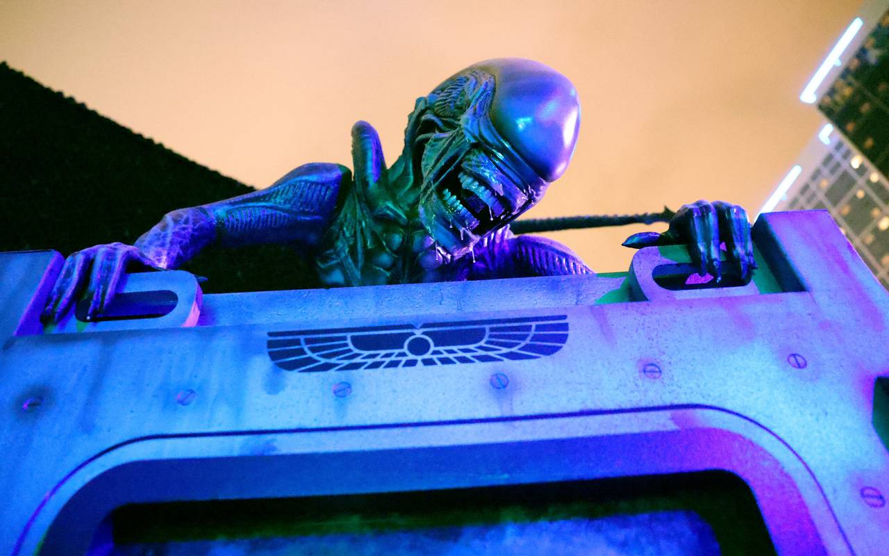 Ein Alien greift an.