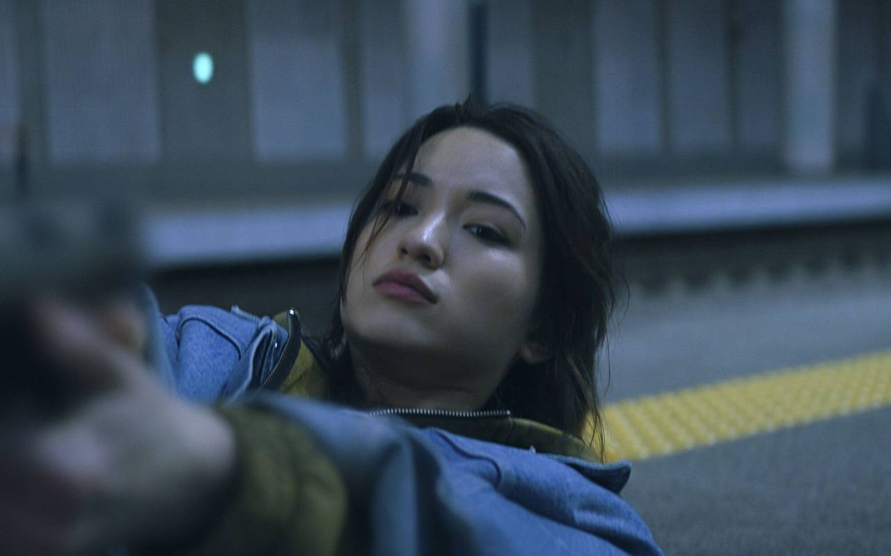 Rebecca schießt drauf los...