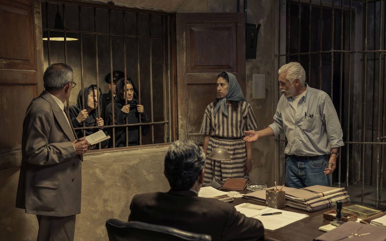 Die beiden Schwestern im Knast.