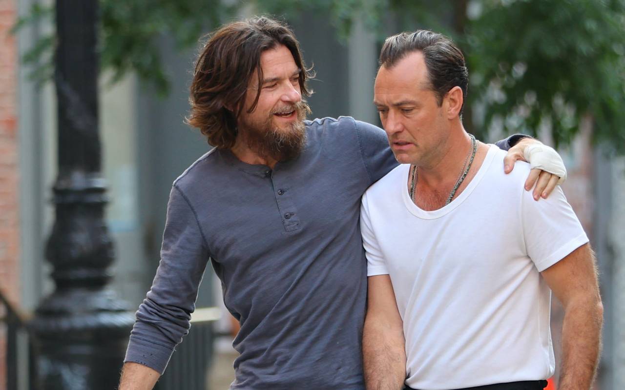 Vince zieht seinen Bruder runter.