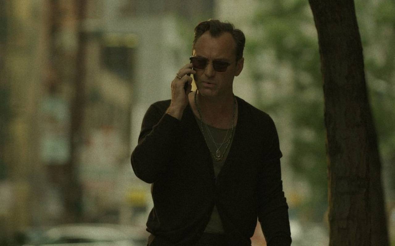 Jake bekommt Drohanrufe.