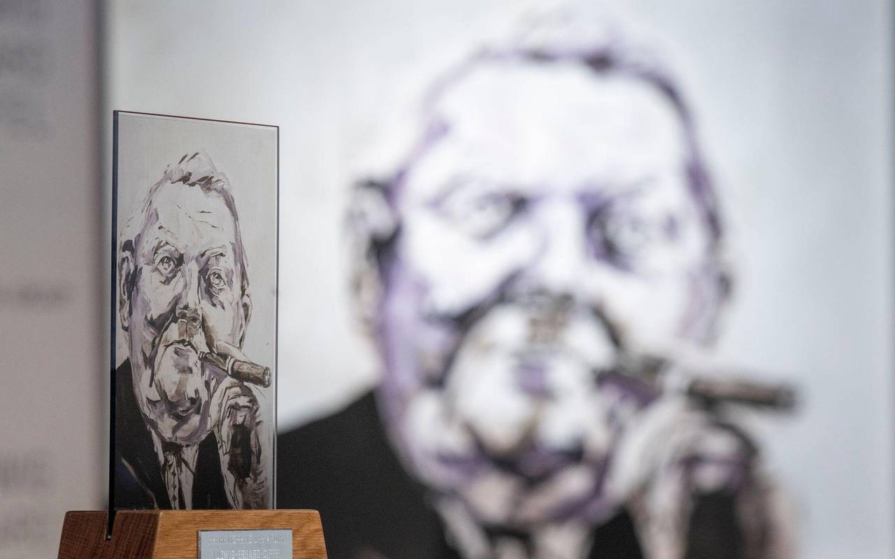 Nur noch Staatsminister: Weimer legt Firmenanteile auf Eis