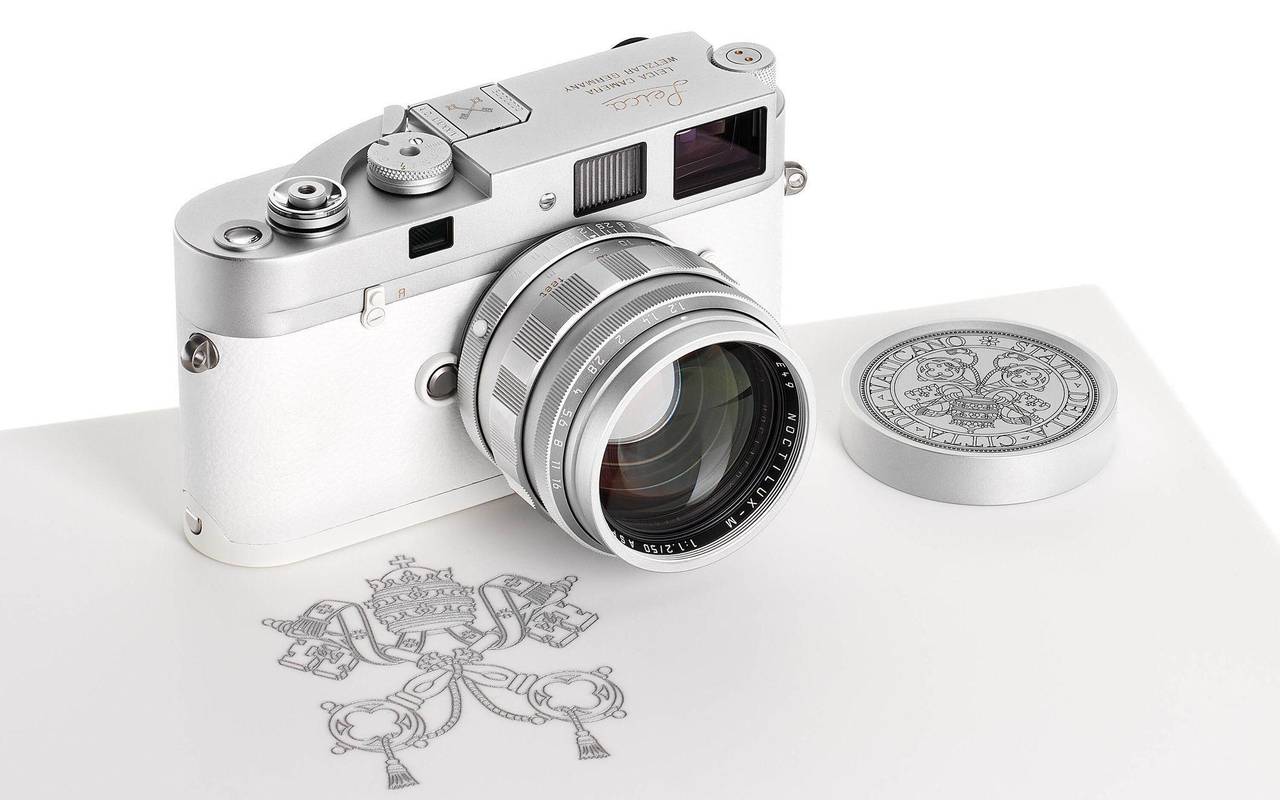 Leica-Kamera aus dem Besitz von Papst Franziskus