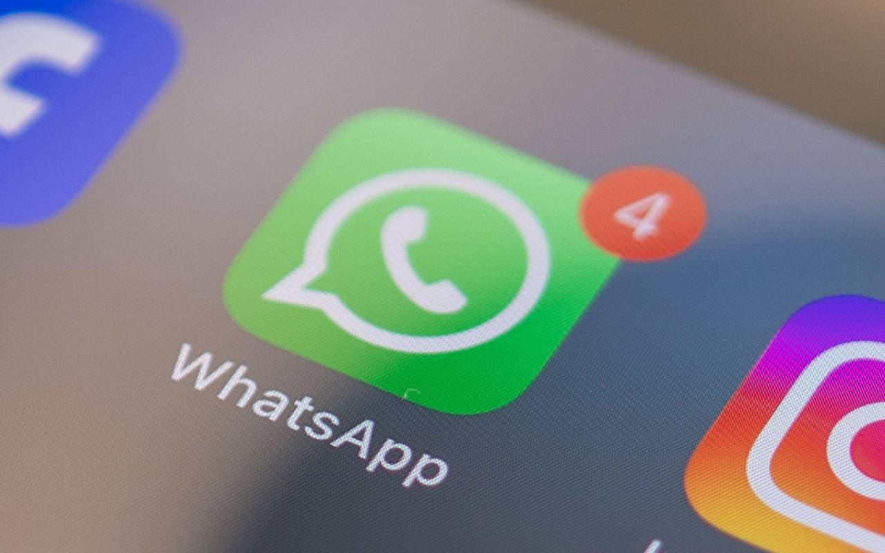 Logos von Meta-Apps auf einem Smartphone