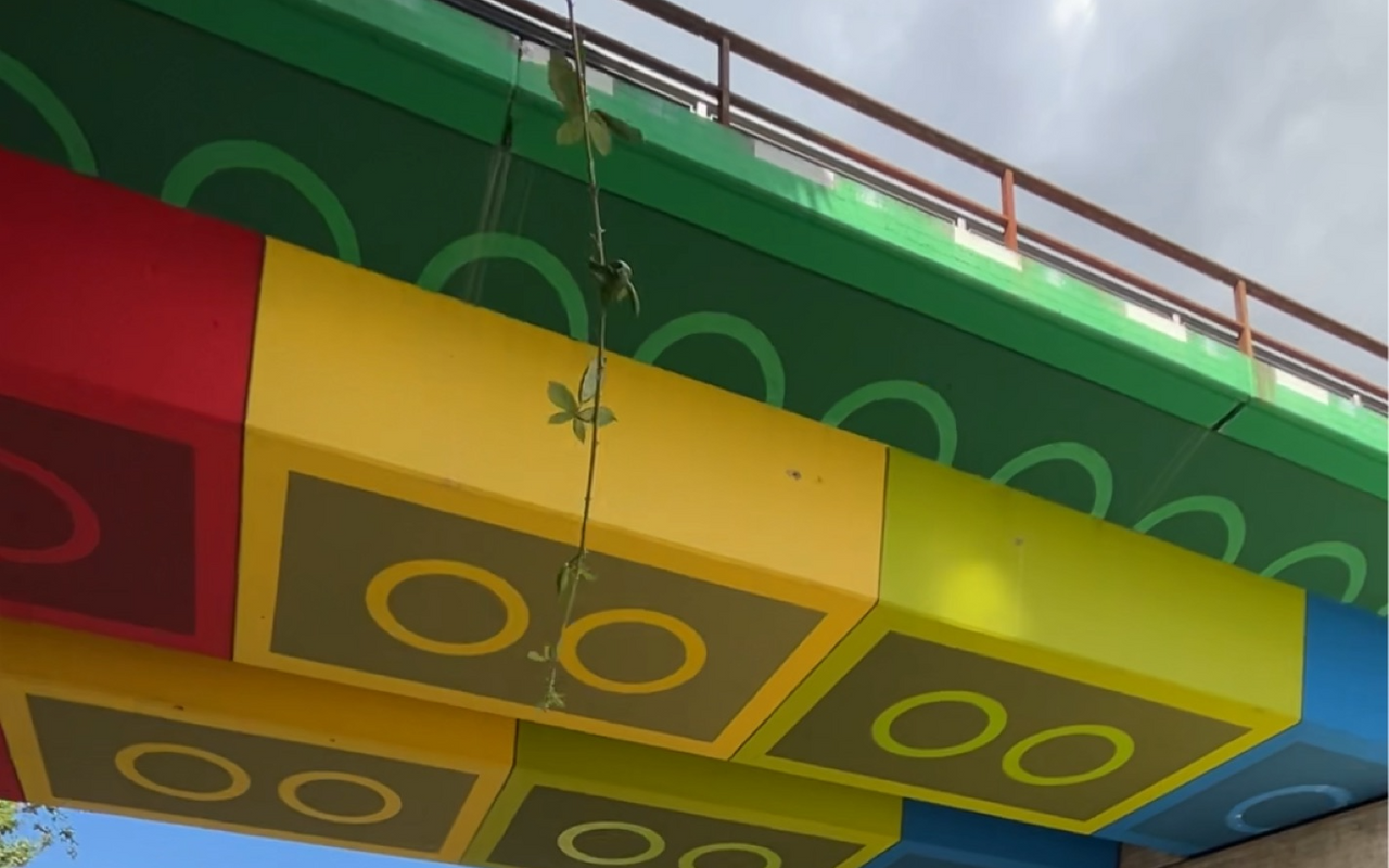 zu sehen ist die Lego Brücke