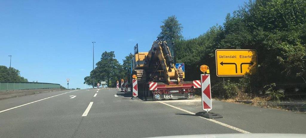 Verlassener LKW: Fahrer kehrt wohl zurück