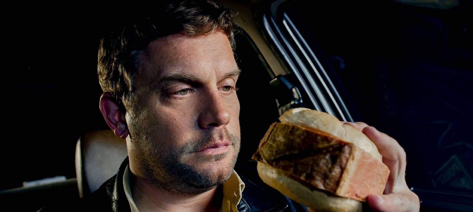 Franz will seinen geliebten Leberkäs' verputzen.