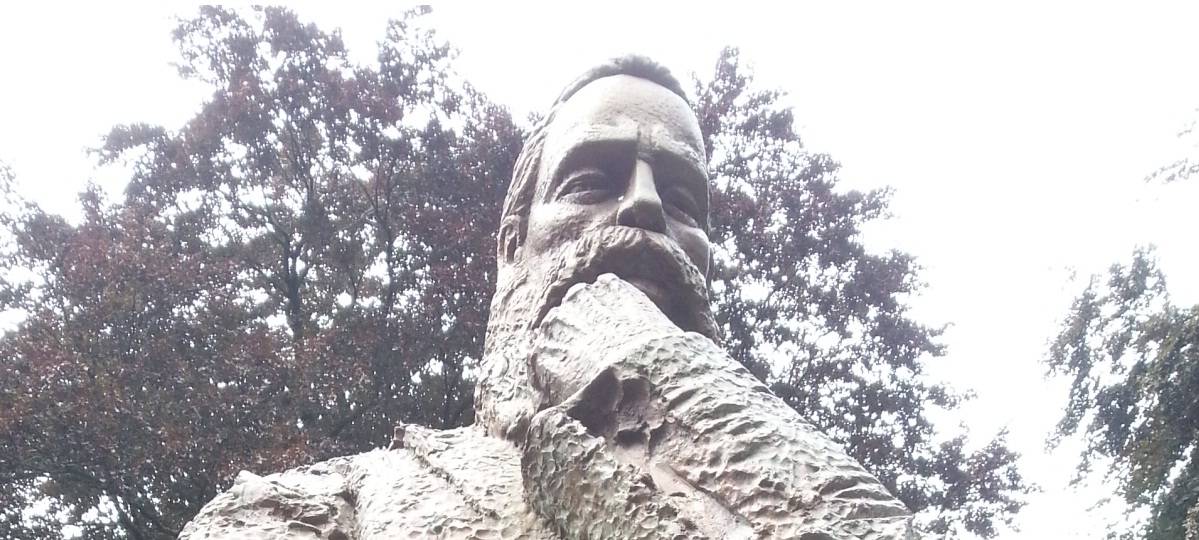 Friedrich Engels Statue Engels-Statue im Engels-Garten in Barmen