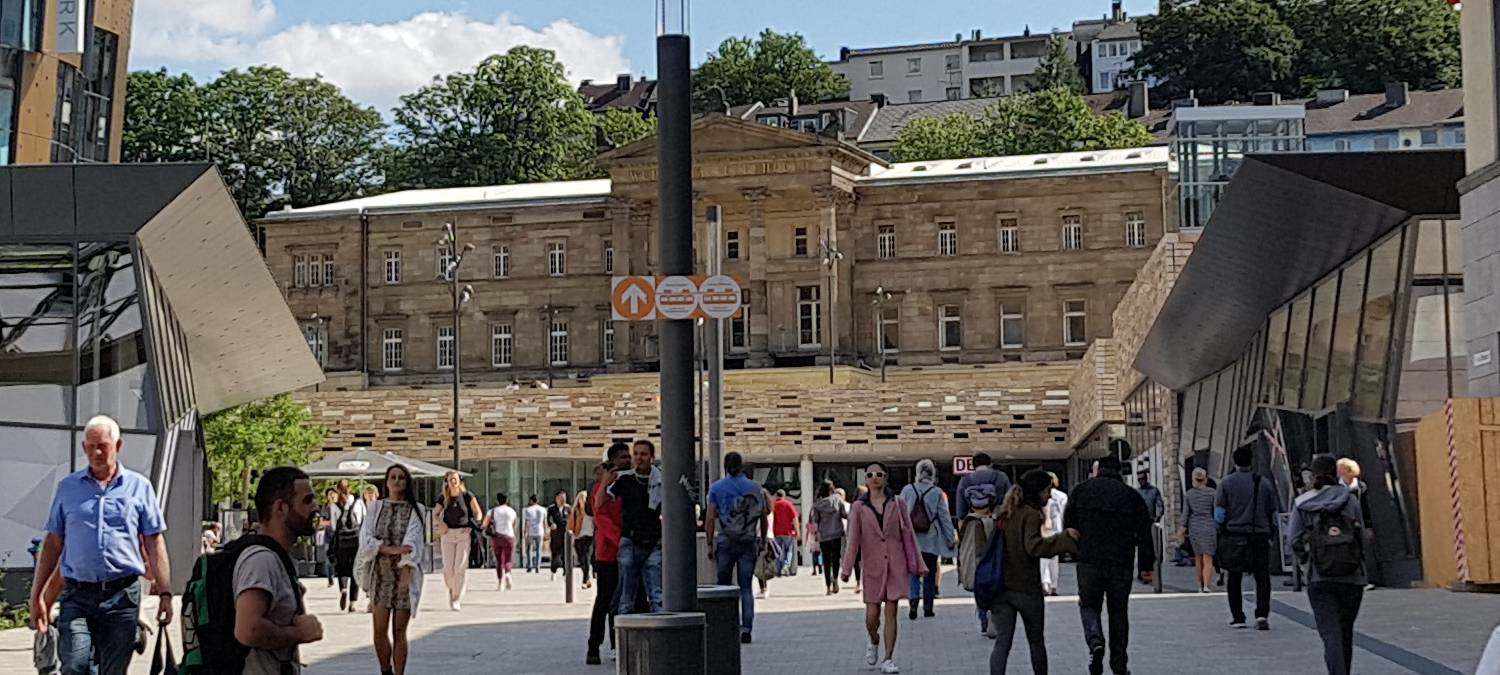 Döppersberg Elberfeld Elberfelder City Fußgängerzone Innenstadt Geschäftsbrücke