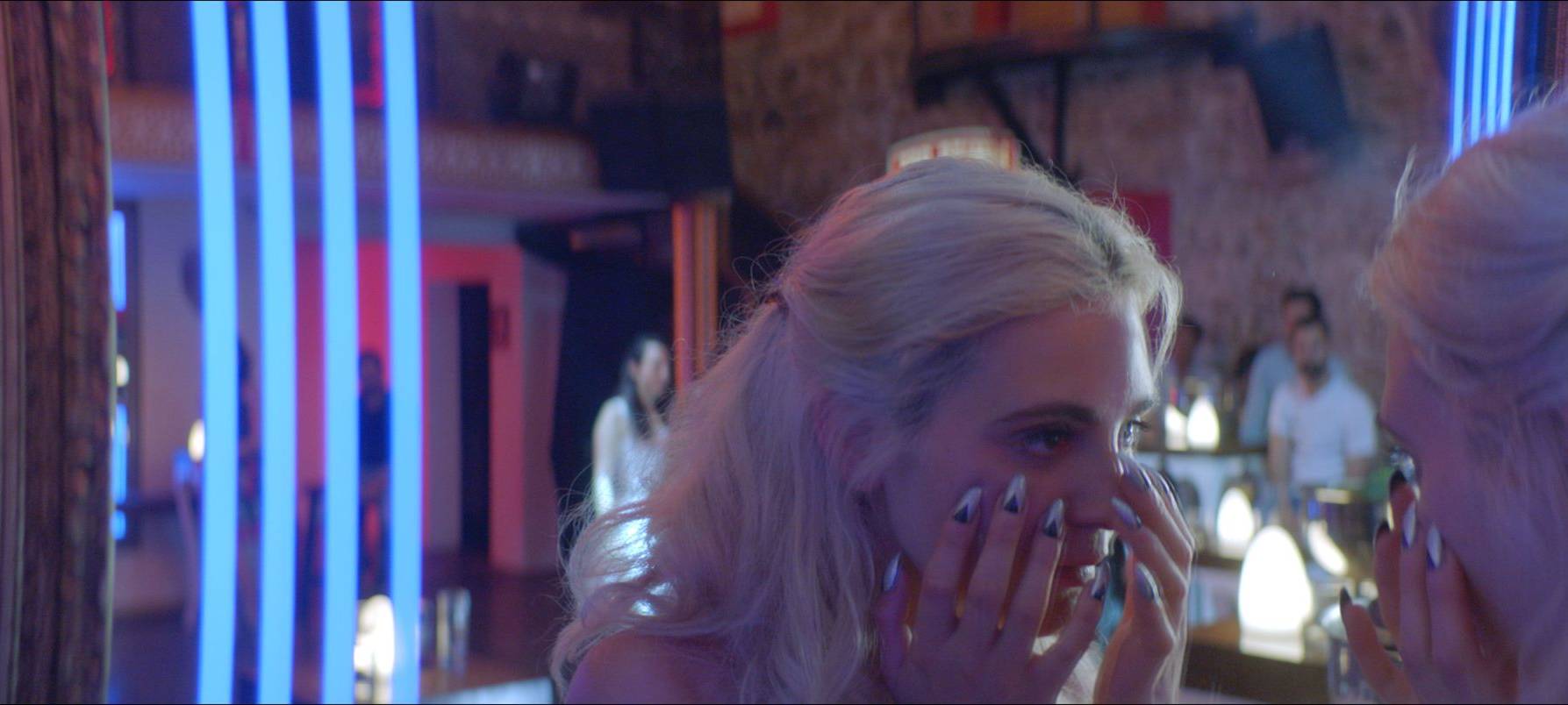 Sascha führt ein Partyleben.