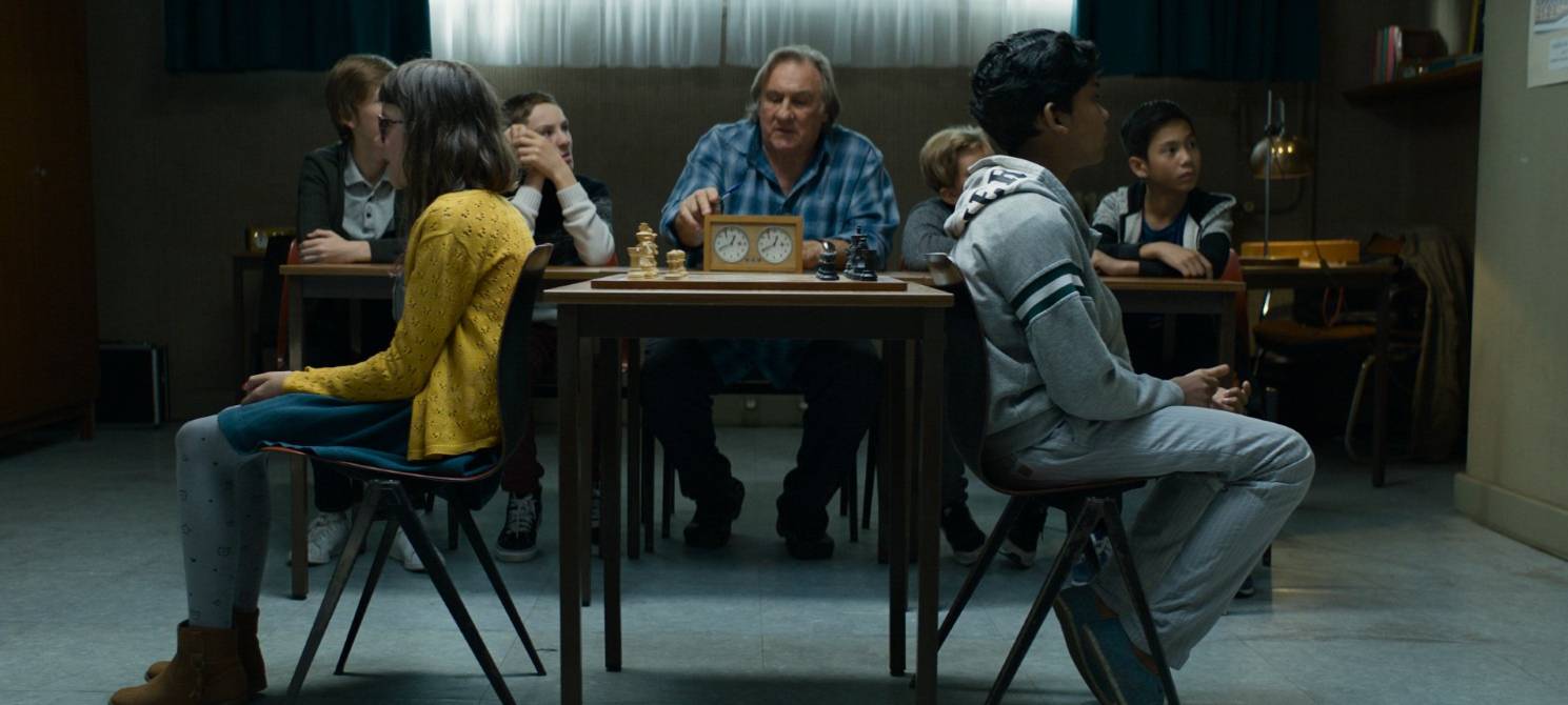 Fahim spielt sehr gut Schach - das beeindruckt Sylvain