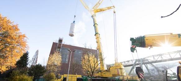 Neuer Riesenbehälter bei Bayer