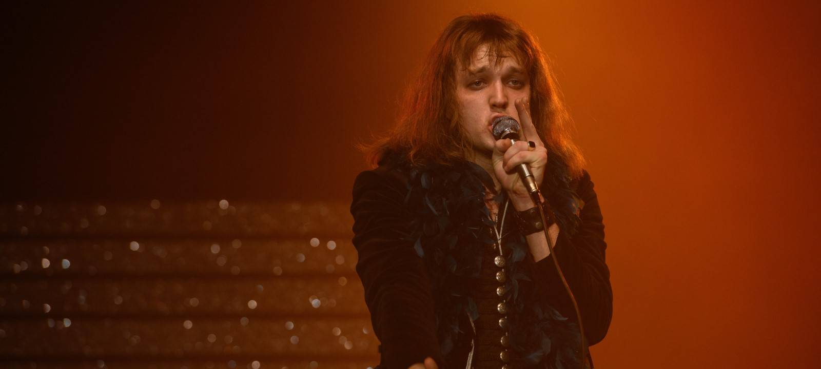 Udo Lindenberg singt.