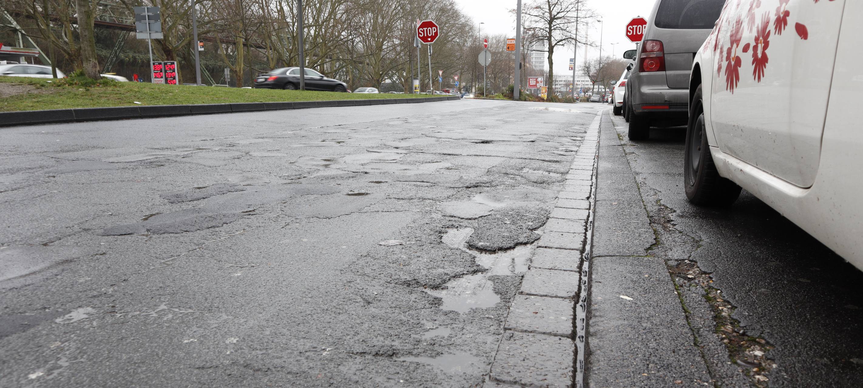Wuppertal: Stadt der abgenutzten Straßen
