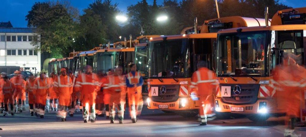 Müllwagen-Fahrer stirbt während der Arbeit