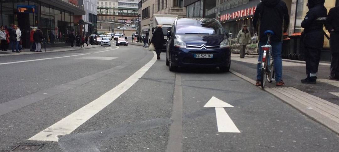 Radweg am Wall ärgert Einzelhändler