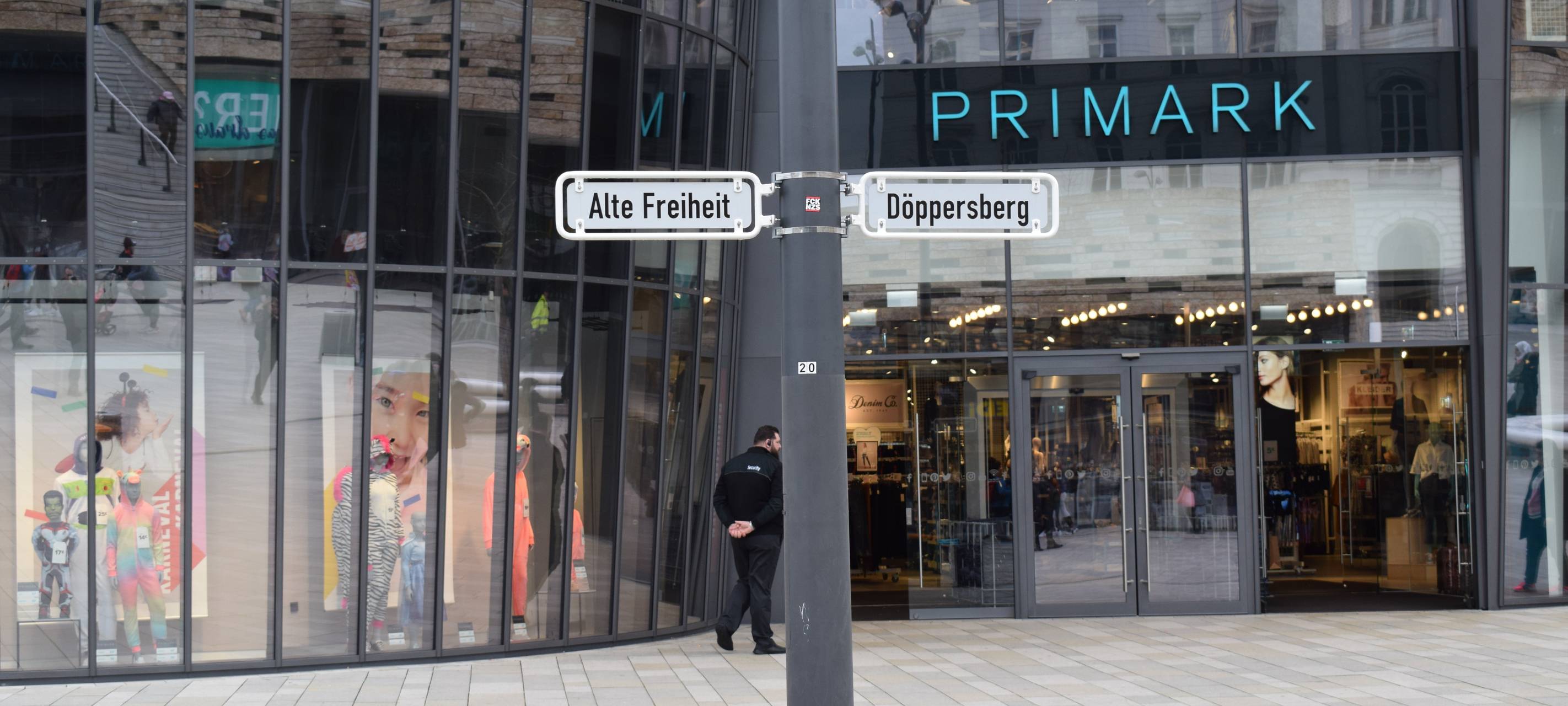 Stillen bei Primark nach Protest erlaubt