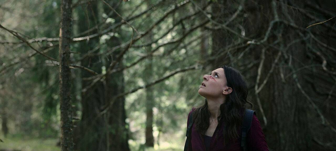 Helena im Wald.