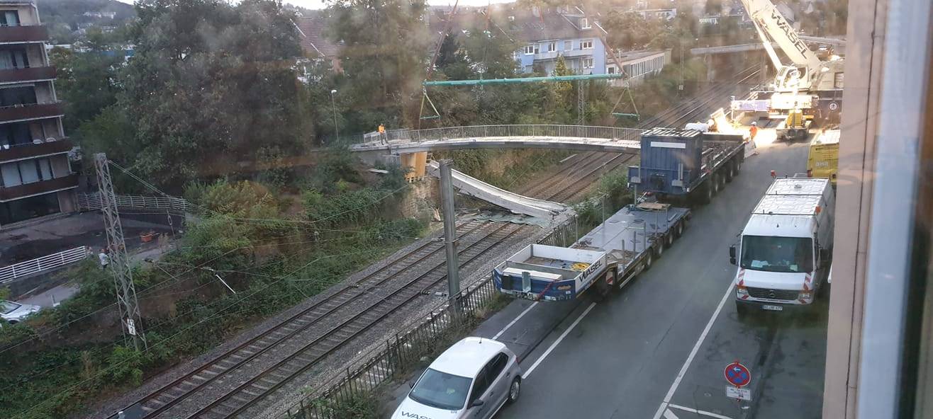 Aufräumarbeiten auf Bahnstrecke gehen schleppend voran