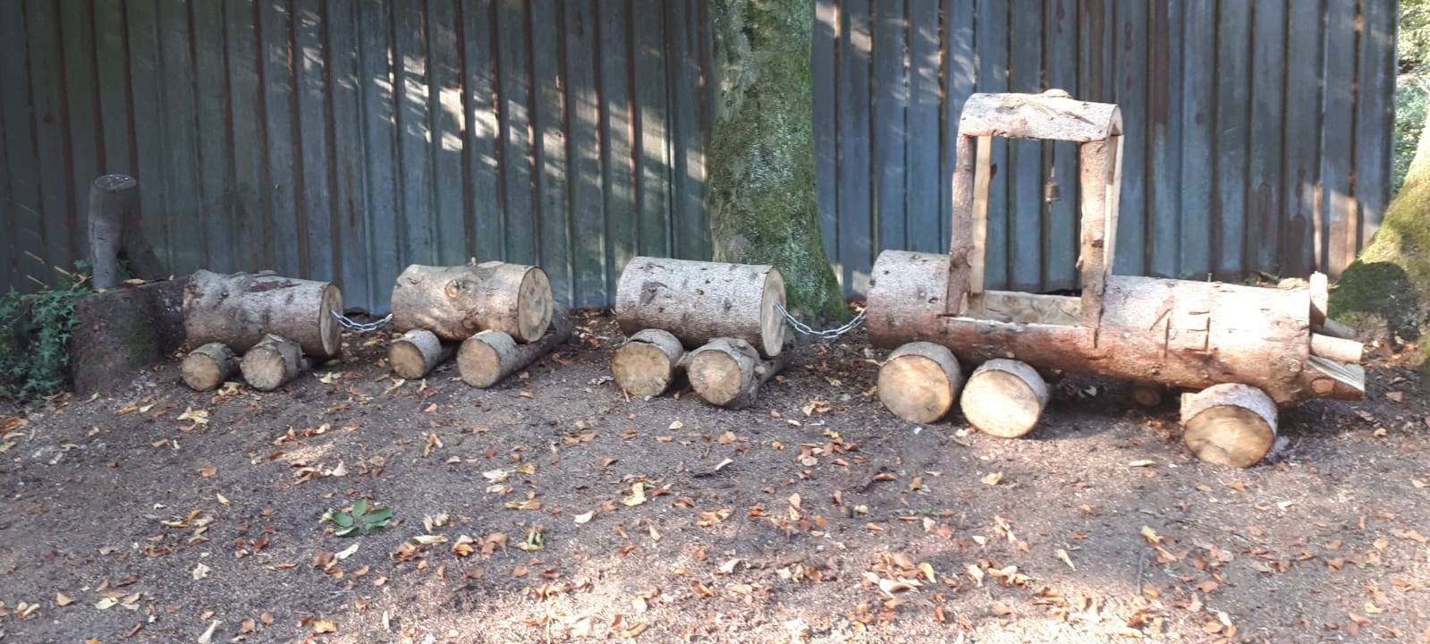 Wuppertaler Koch schnitzt Holz-Skulpturen