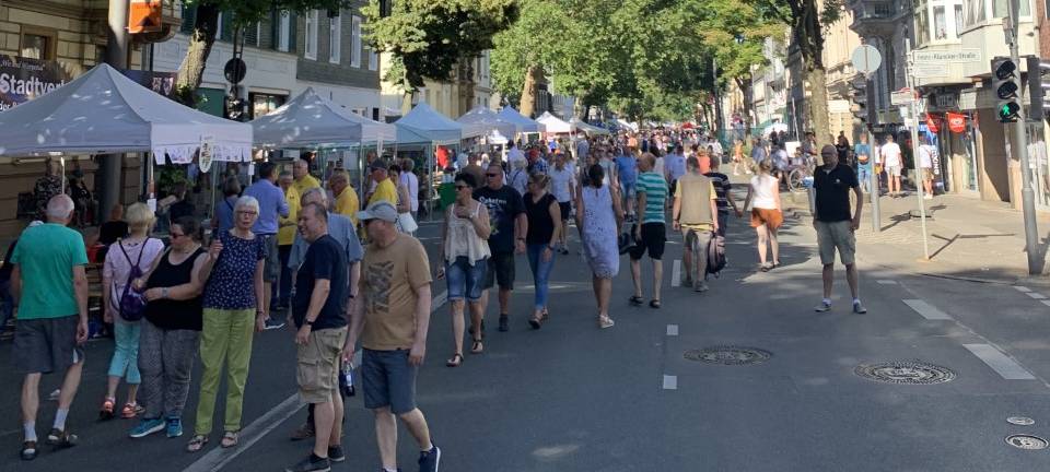 Wuppertal feiert mit langem Tisch