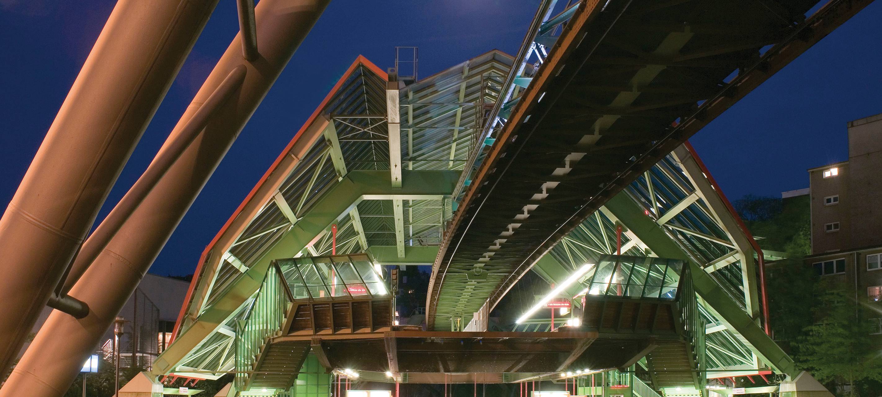 Schwebebahn steht still