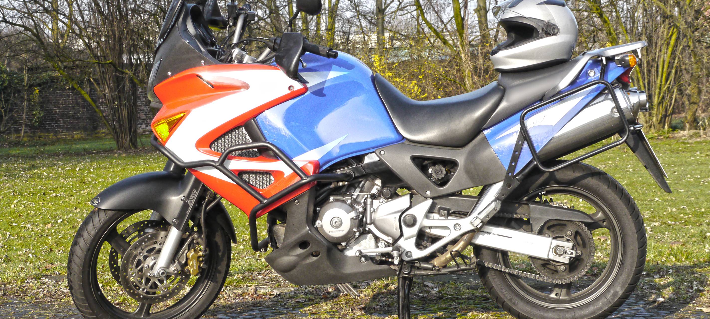 Motorradfahrer stürzt auf Morsbachtalstraße