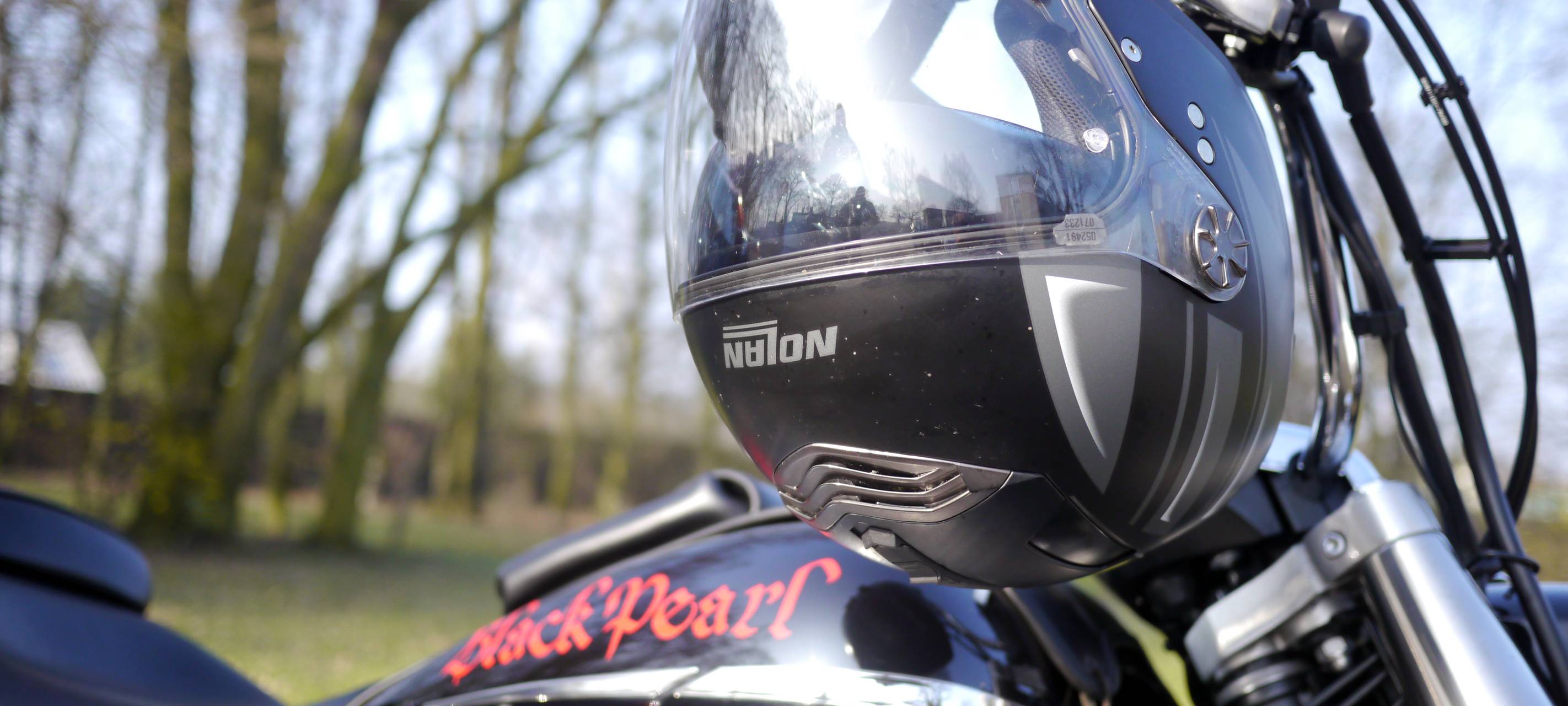 Motorradunfall auf der Straße Höhne