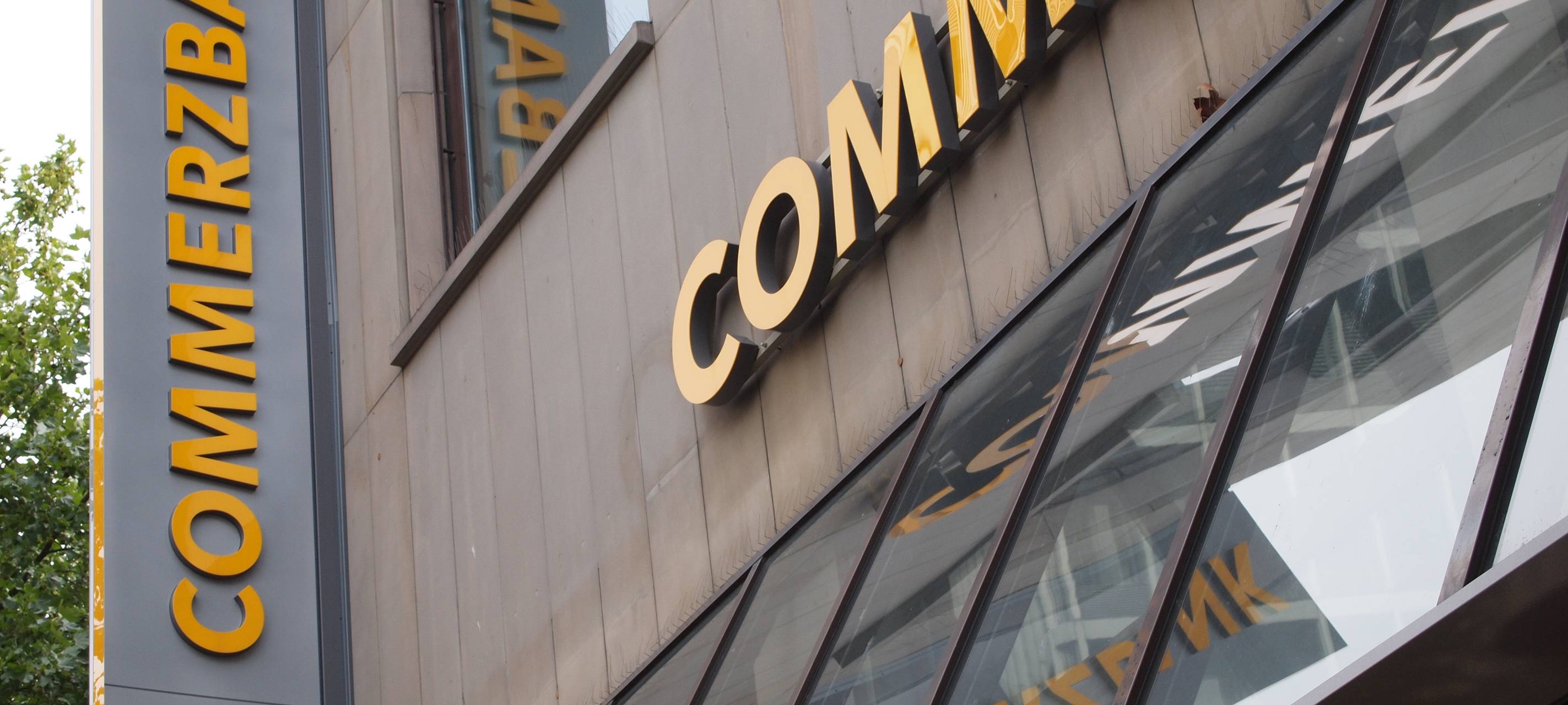 Gute Zwischenbilanz der Commerzbank