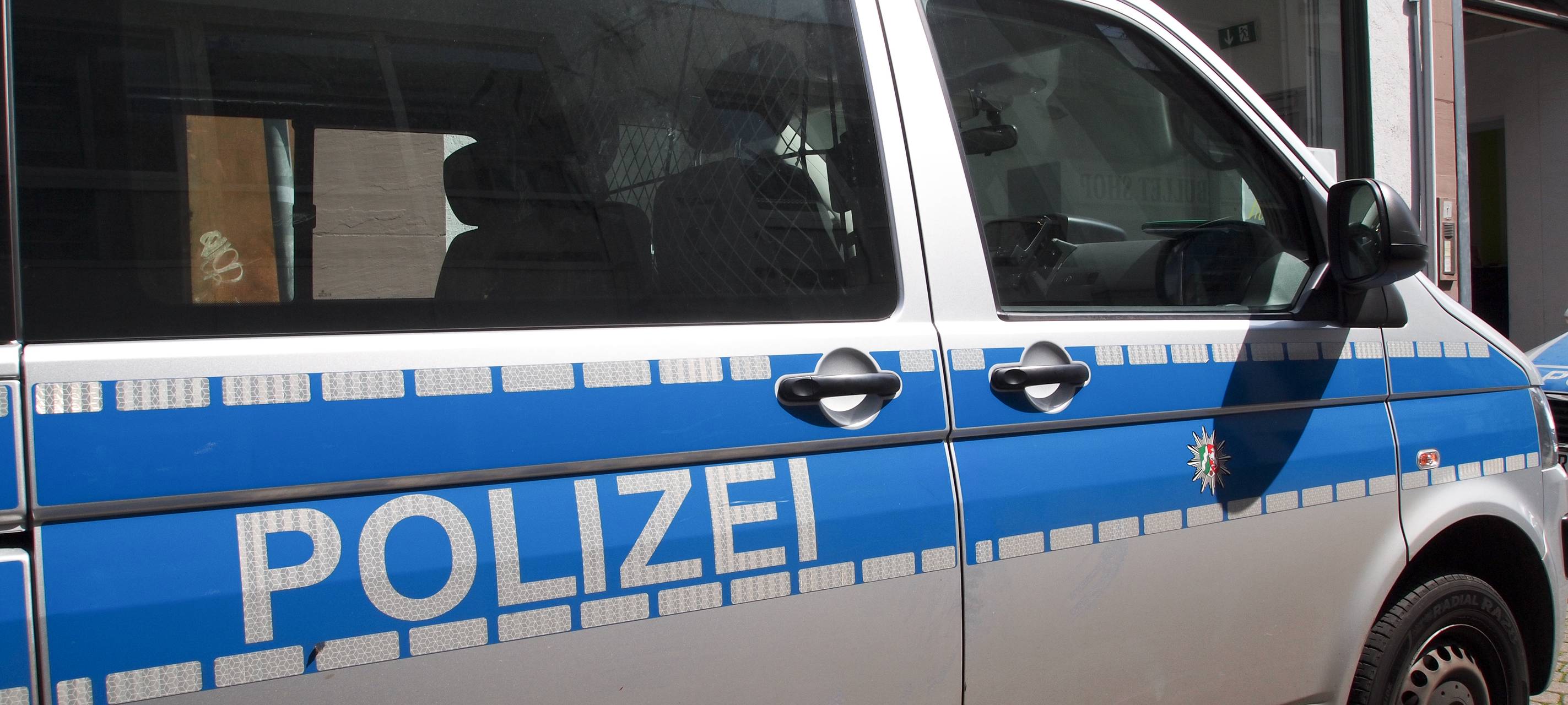 Überfall auf offener Straße