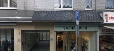 Auto in Schaufenster