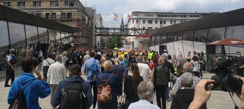 Demo für autofreien Platz am Kolk