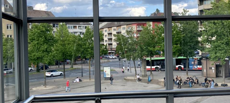 Neue Aufzüge für drei Schwebebahnstationen