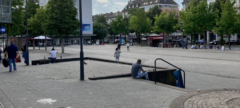 Raub am Berliner Platz: Polizei bittet um Hinweise