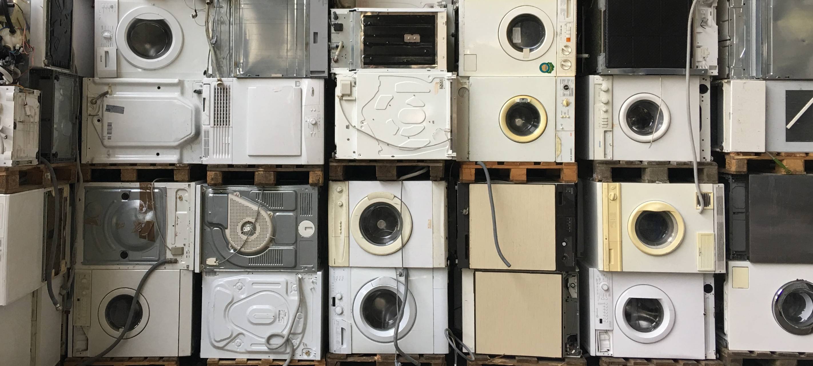 AWG holt jetzt auch Großgeräte