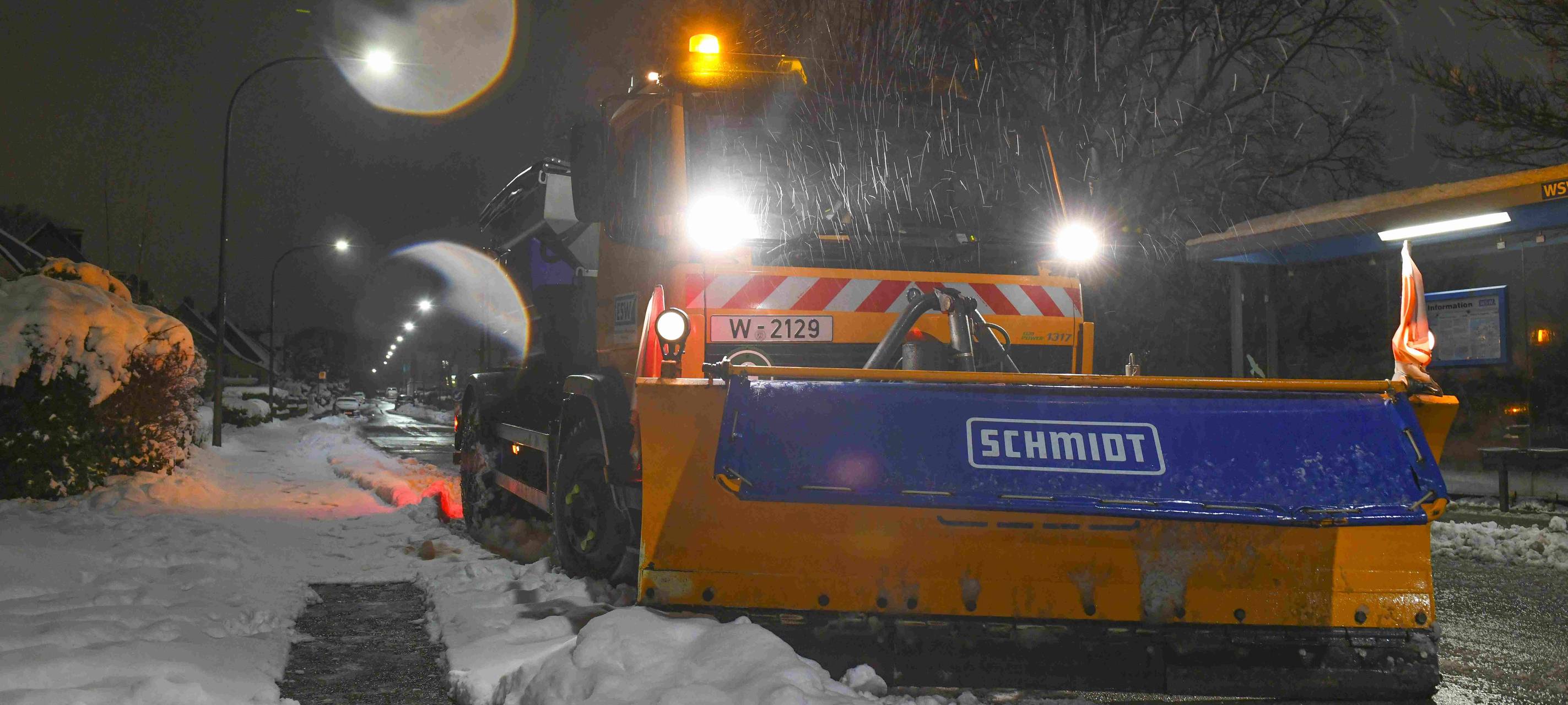 Winterdienst streut und/oder räumt ab 3:30 Uhr