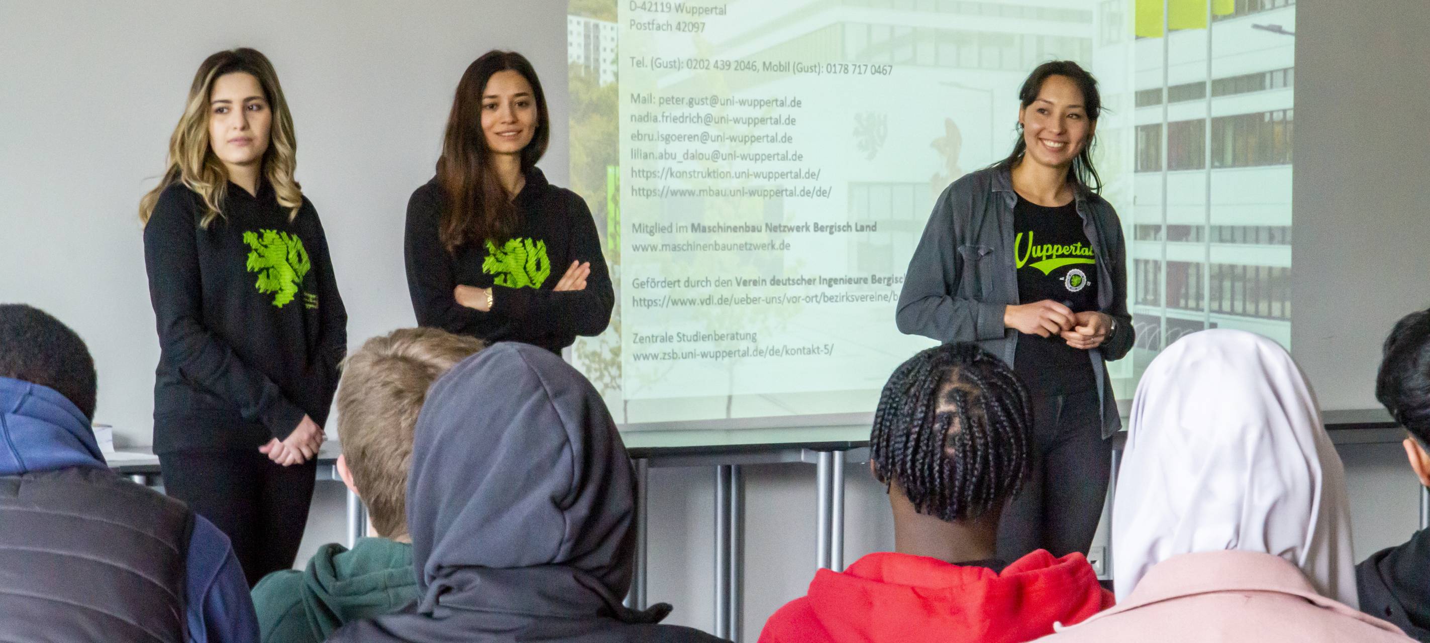 Uni und VDI suchen junge Frauen