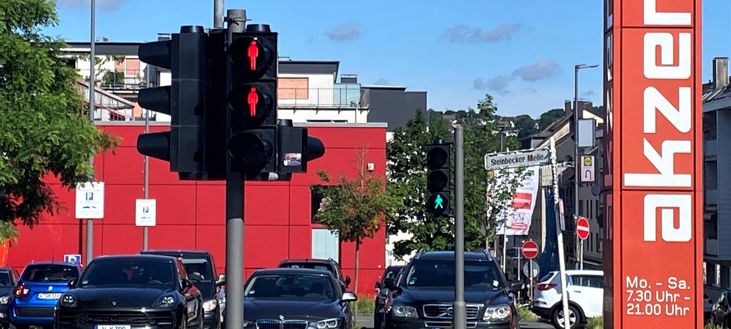 Lebensgefährlicher Unfall auf einem Parkplatz