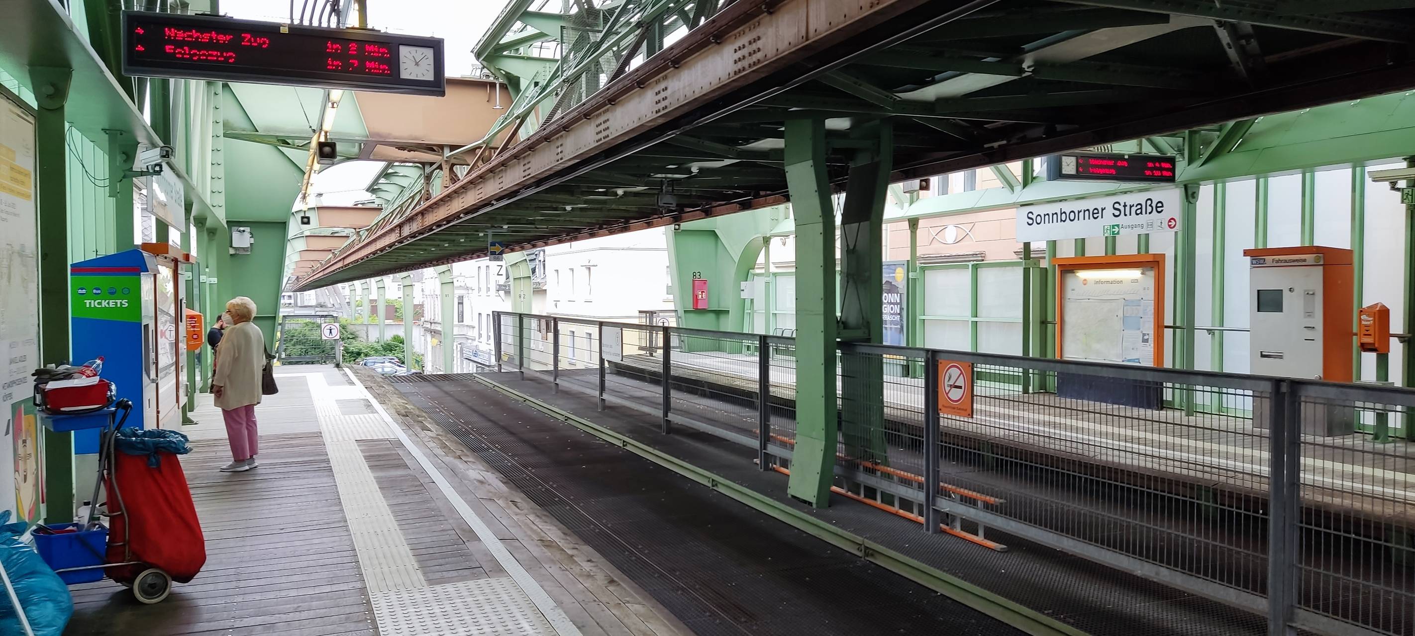 Schwebebahnverkehr läuft wieder