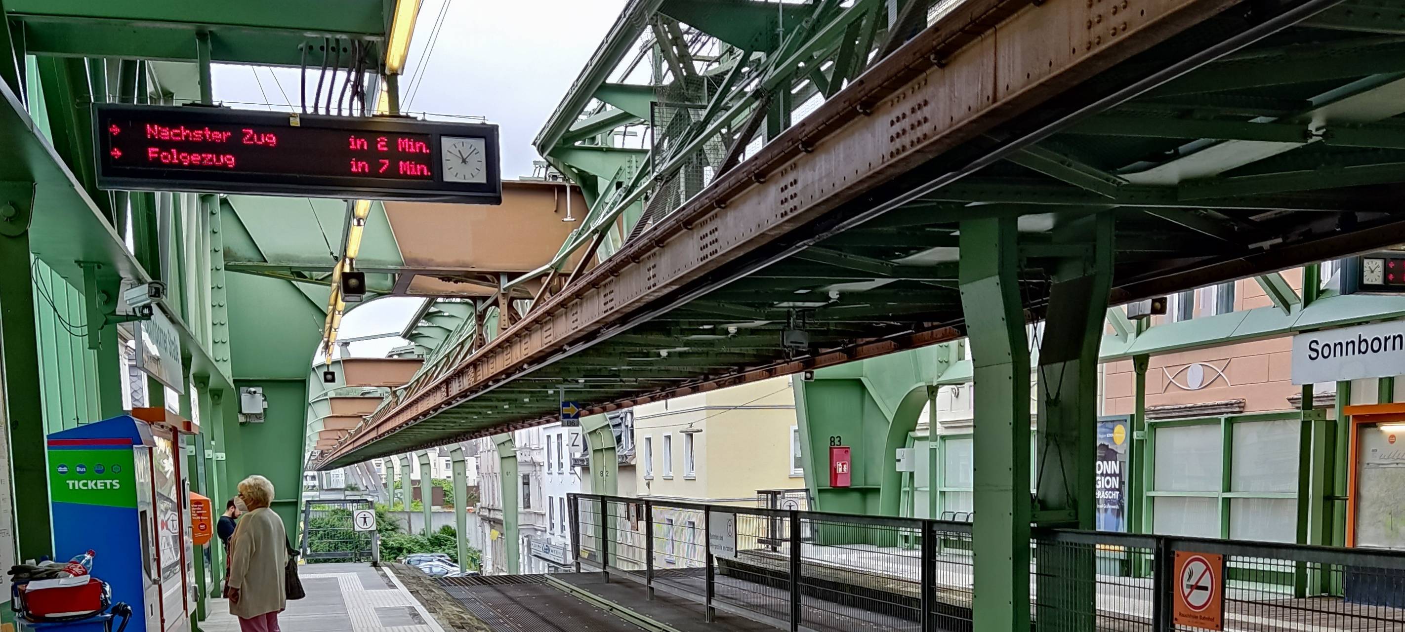 Kurzer Schwebebahnstillstand