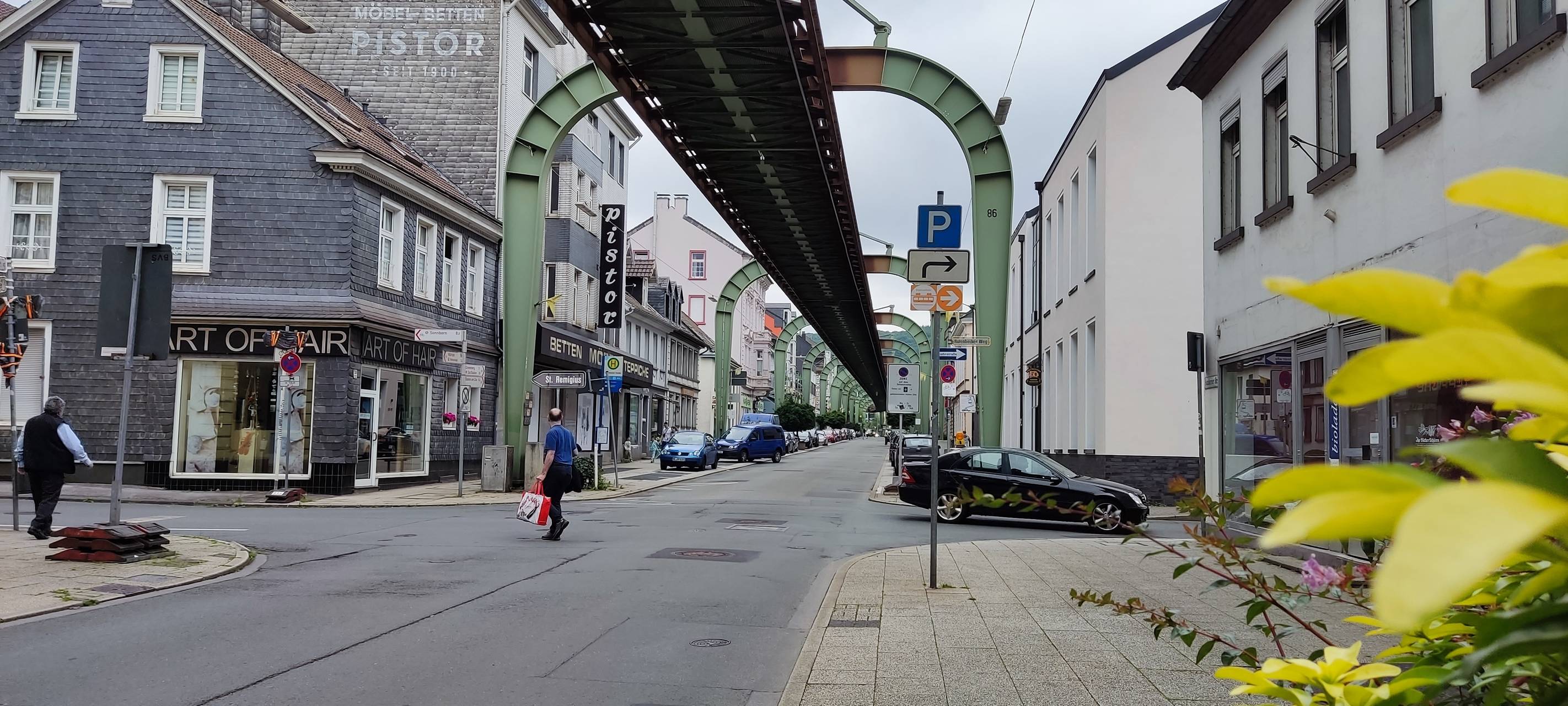 Schwebebahn steht still