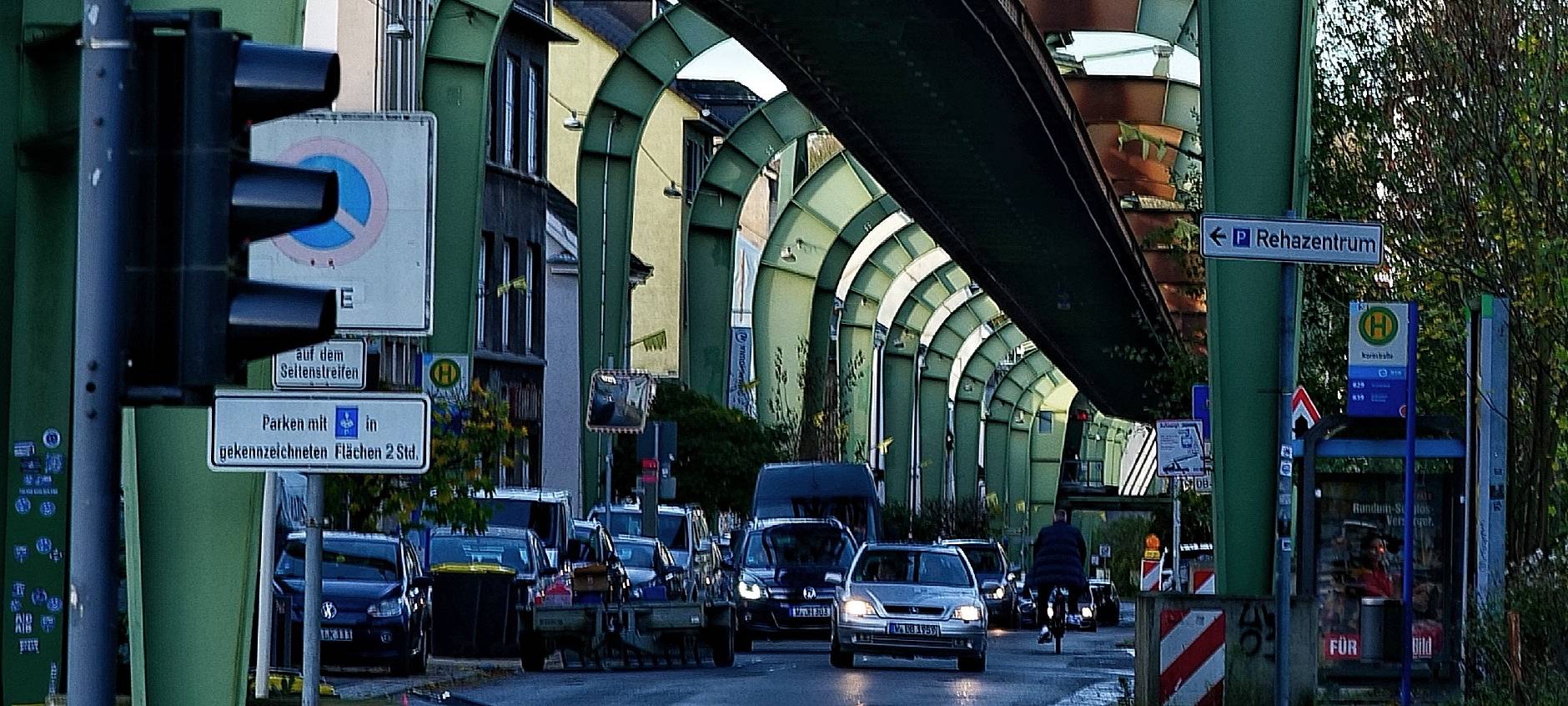 Schwebebahn spart Strom