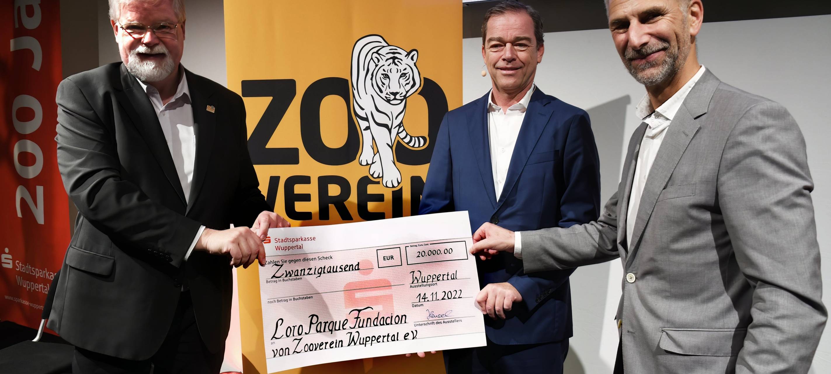 Zoo-Verein spendet für Aras in Südamerika
